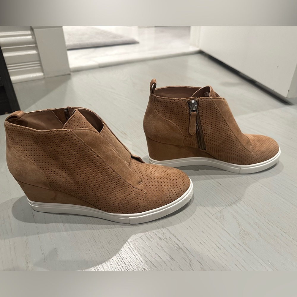 Linea Paolo Women's Anna Wedge Sneaker - Picture 8 of 8